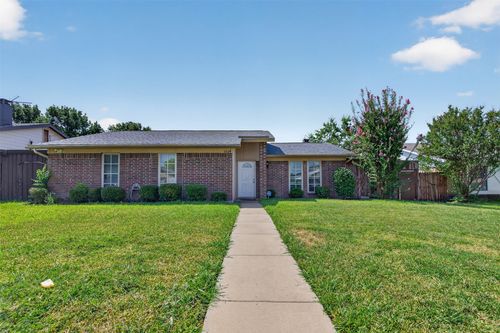 2224 Crockett Dr, Carrollton, TX, 75006-7752 | Card Image