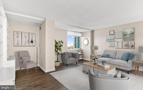 513-501 Slaters Ln, ALEXANDRIA, VA, 22314-1126 | Card Image