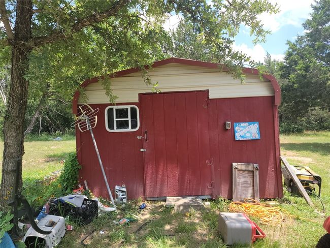 Storage/workshop and well house | Image 25