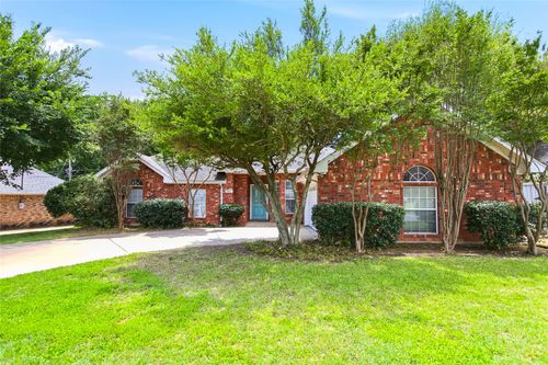 3812 Gentle Springs Dr, Arlington, TX, 76001-6556 | Card Image