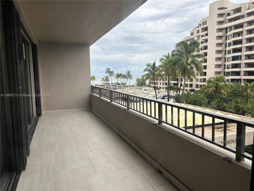apt-424-251 Crandon Blvd, Key Biscayne, FL, 33149-1509 | Card Image