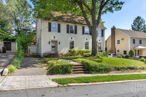 12 Carolina Road, New York City, NY, 11362-1028 | Card Image