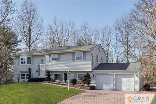 10 University Rd, East Brunswick, NJ, 08816-1713 | Card Image