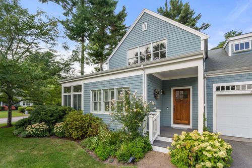 31-31 Hathaway Pond Cir, Rochester, MA, 02770-4135 | Card Image