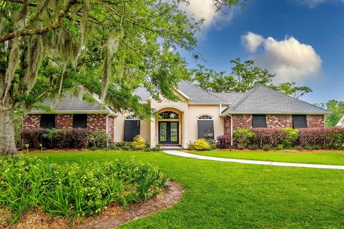 207 Ouiski Bayou Dr, Houma, LA, 70360-7967 | Card Image