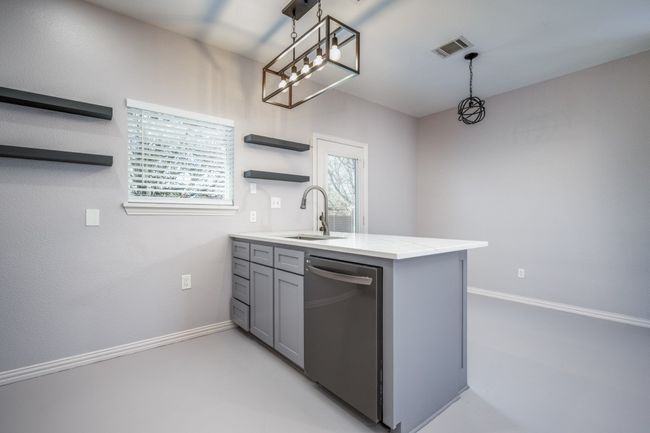 500 Mattie Ln, House other with 3 bedrooms, 3 bathrooms and null parking in Lake Dallas TX | Image 11