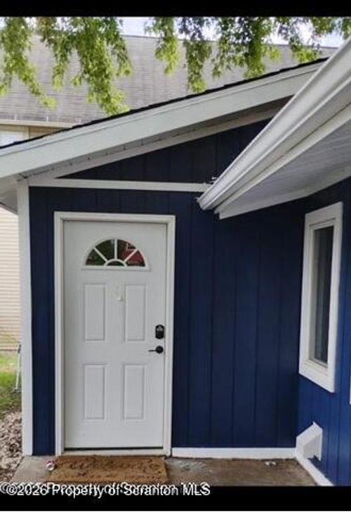 300 New York St, Scranton, PA, 18509-2826 | Card Image