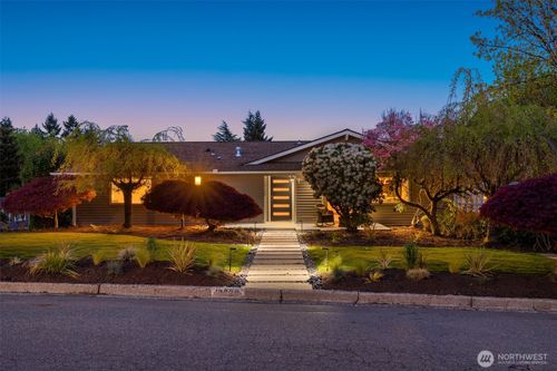 13720 94th Ave Ne, Kirkland, WA, 98034-1842 | Card Image