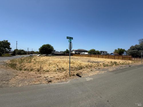 3805 Elwin Ln, Santa Rosa, CA, 95403-1525 | Card Image