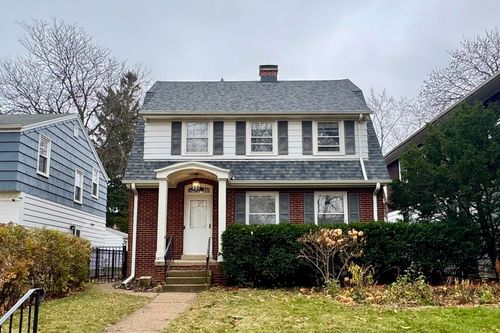 4616 N Larkin St, Whitefish Bay, WI, 53211-1149 | Card Image