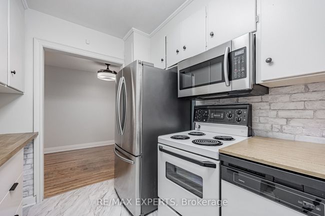 MAIN - 17 Love Cres, Home with 2 bedrooms, 1 bathrooms and null parking in Toronto ON | Image 14