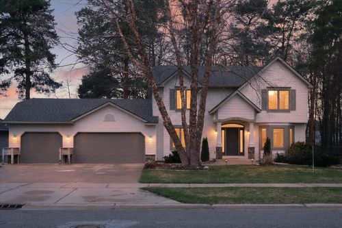 2719 Pine Dunes Dr, Wyoming, MI, 49418-9216 | Card Image