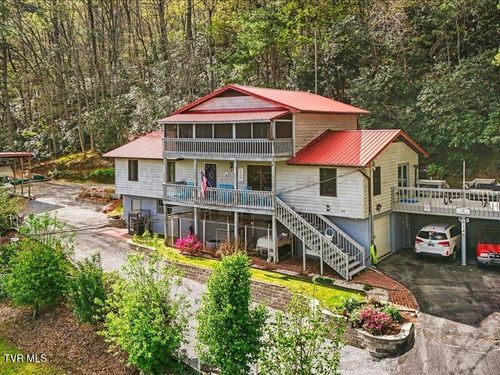 814 Dogwood Dr, Erwin, TN, 37650-9363 | Card Image