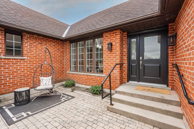 4080 Victoria Rd S, House other with 5 bedrooms, 2 bathrooms and 8 parking in Puslinch ON | Image 5