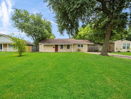 1413 3rd Ave N, Texas City, TX, 77590-7325 | Card Image