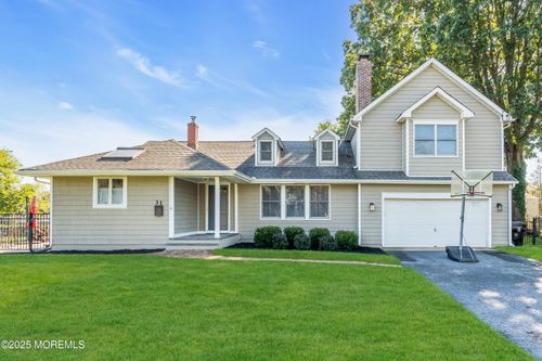 31 Rosalie Ave, Lincroft, NJ, 07738-1322 | Card Image