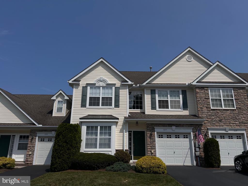 Village Dr, Blandon, PA 19510