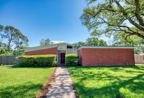 10 Palm Place, Angleton, TX, 77515 | Card Image