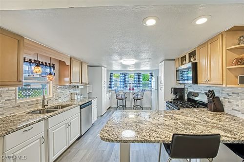 114-114 Moorhead Mnr, NAPLES, FL, 34112-6590 | Card Image