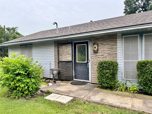 702 Wood St, Sanger, TX, 76266-5350 | Card Image