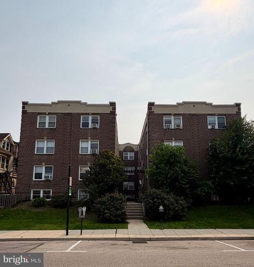 b301-117 N Essex Ave, NARBERTH, PA, 19072-2238 | Card Image