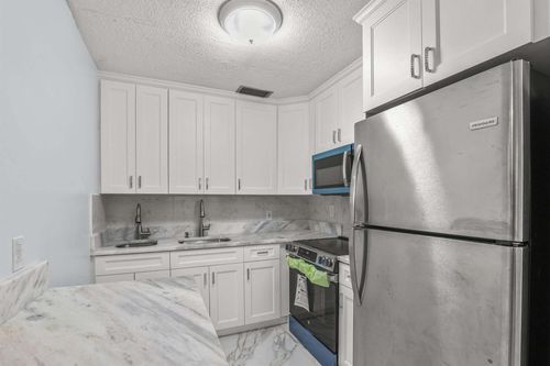 63 Hastings D, West Palm Beach, FL, 33417-1206 | Card Image