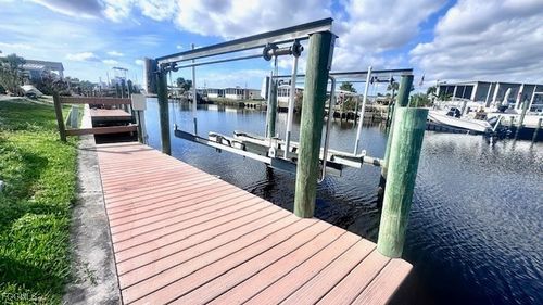 5519 Sir Walter Way, NORTH FORT MYERS, FL, 33917-9060 | Card Image