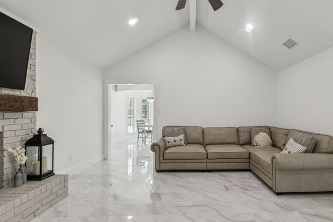 930 Shady Meadow Ct, House other with 4 bedrooms, 3 bathrooms and null parking in Copper Canyon TX | Image 6