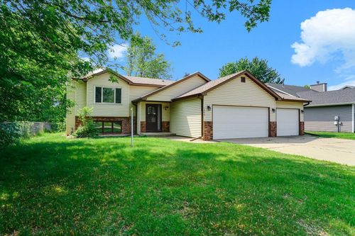 1265 Mayhill Rd N, Maplewood, MN, 55119-7158 | Card Image