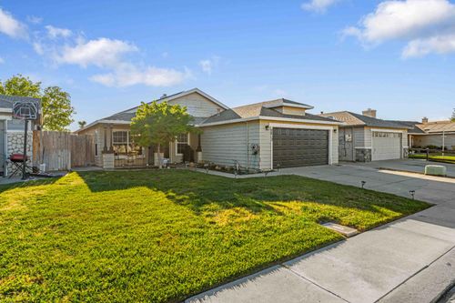 5613 Rose Brook Drive, Riverbank, CA, 95367 | Card Image