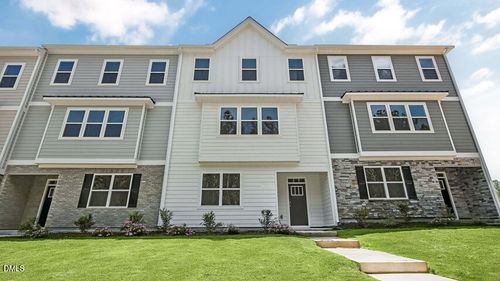 901 Washington St, Fuquay Varina, NC, 27526-1020 | Card Image