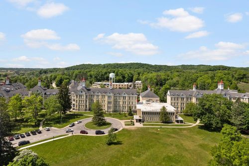 800-311 Cottageview Dr, Traverse City, MI, 49684-2491 | Card Image