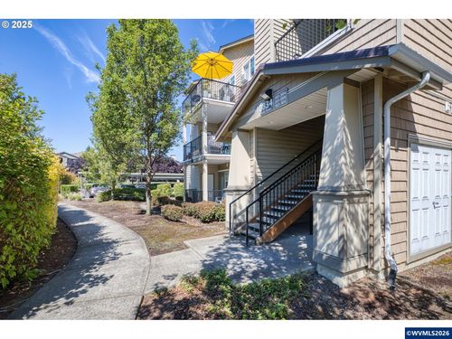 10834 Ne Holly St, Hillsboro, OR, 97006 | Card Image