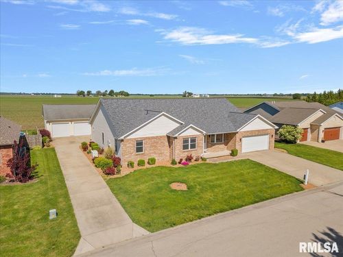 1205 Michele Dr, Pawnee, IL, 62558-9602 | Card Image