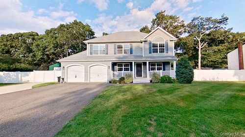 43 Linden Ln, Shirley, NY, 11967-2450 | Card Image