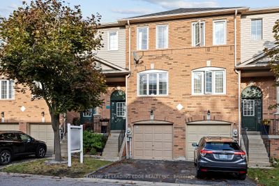 97 Aspen Park Way, Condo with 3 bedrooms, 2 bathrooms and 2 parking in Whitby ON | Image 1