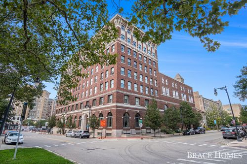 apt-702-27 Library St Ne, Grand Rapids, MI, 49503-3282 | Card Image