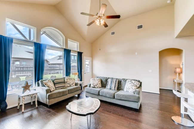 3725 Brean Down, House other with 4 bedrooms, 3 bathrooms and 4 parking in Pflugerville TX | Image 5