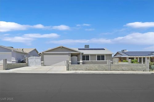 808 Vermillion Dr, Henderson, NV, 89002-8423 | Card Image