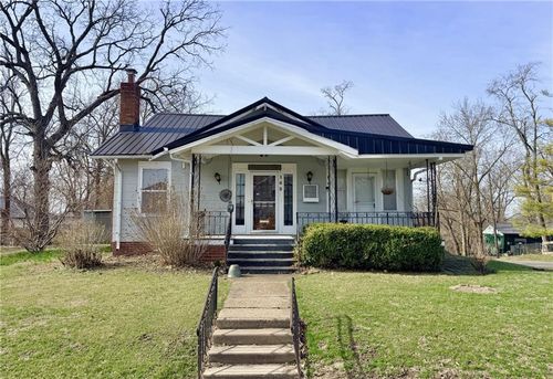 162 E 7th St, Trenton, MO, 64683-2141 | Card Image