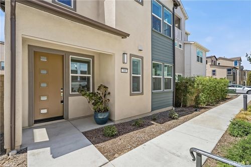 208 Yerba, Irvine, CA, 92602 | Card Image
