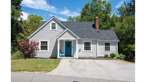 132 W Bronson St, Sparta, TN, 38583-1648 | Card Image