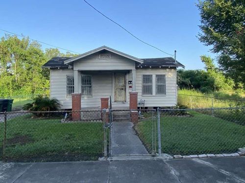 2805 Brackenridge St, Houston, TX, 77026-6052 | Card Image