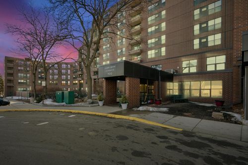405-7600 Golden Valley Rd, Golden Valley, MN, 55427-4559 | Card Image