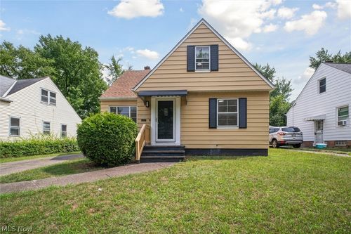 5359 West Blvd, Maple Heights, OH, 44137-2654 | Card Image