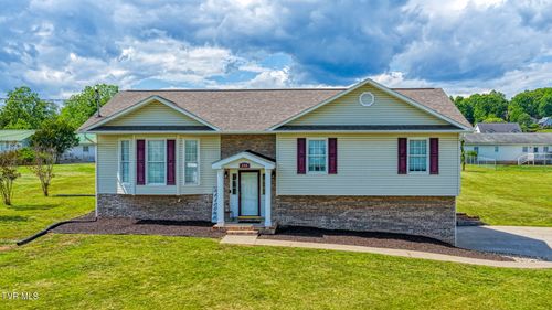 135 Lauren Dr, Rogersville, TN, 37857-8616 | Card Image