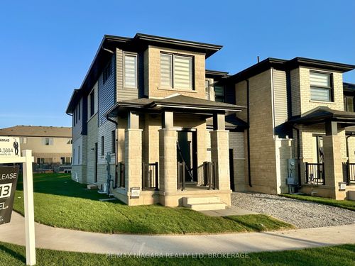 49 Saffron Way, Fonthill, ON, L0S1E6 | Card Image