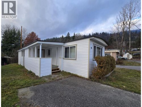 9-4029 Broadwater Rd, Castlegar, BC, V1N4V6 | Card Image