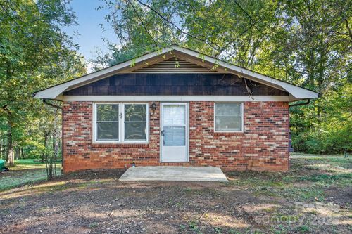 1494 Carpenter St, Newton, NC, 28658-8629 | Card Image