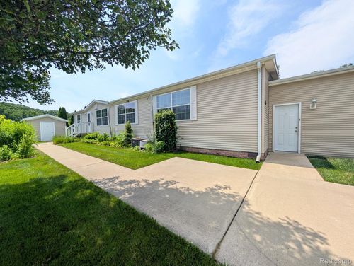 11766 Village Pines Ct, South Lyon, MI, 48178-6656 | Card Image